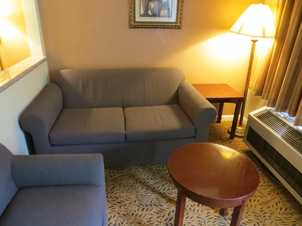 Executive Inn & Suites Sacramento Bagian luar foto