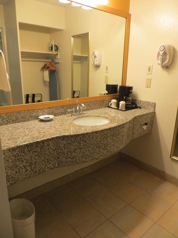 Executive Inn & Suites Sacramento Bagian luar foto