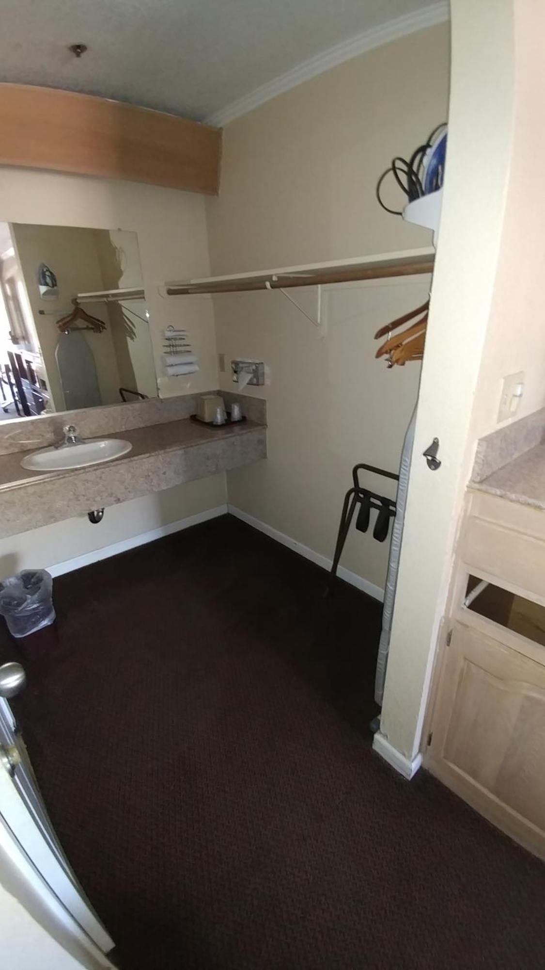 Executive Inn & Suites Sacramento Bagian luar foto